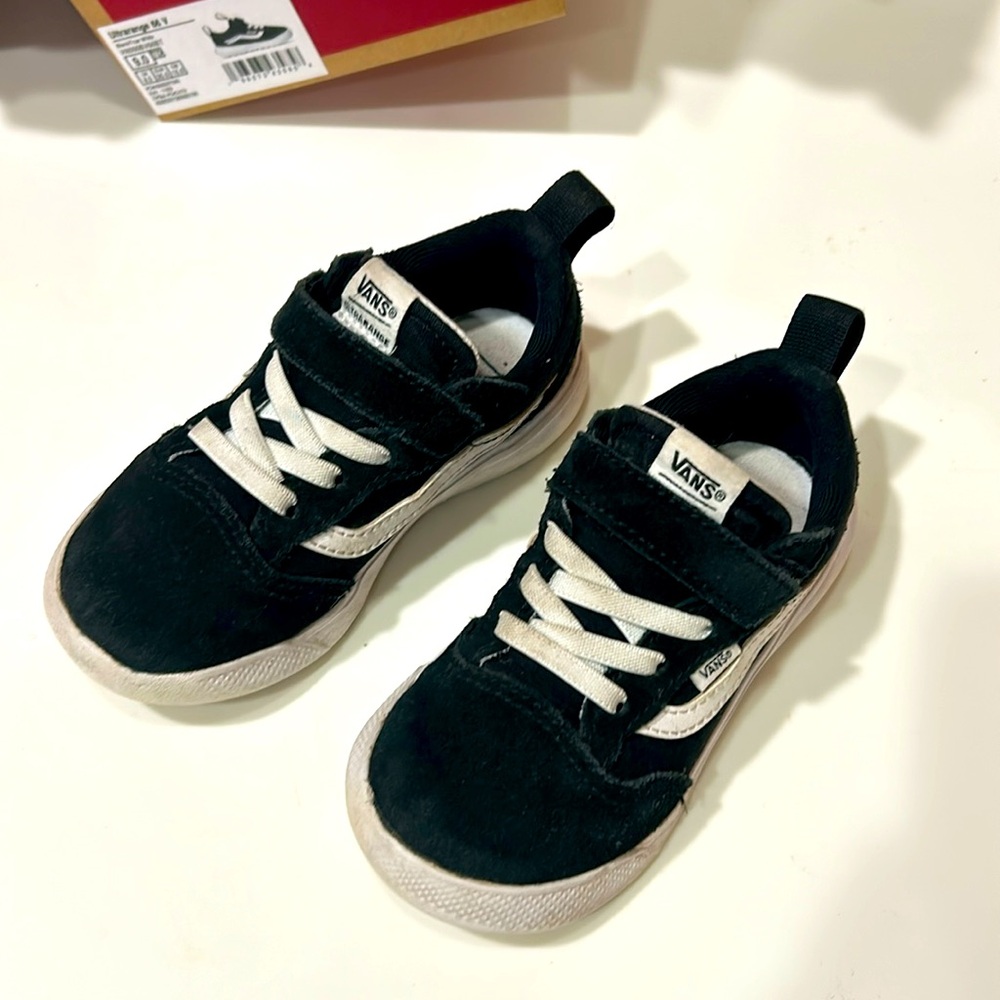 Toddler Vans black ultra range 66V